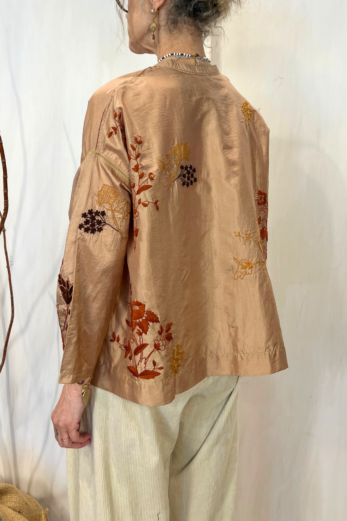 Camicia in seta con ricami