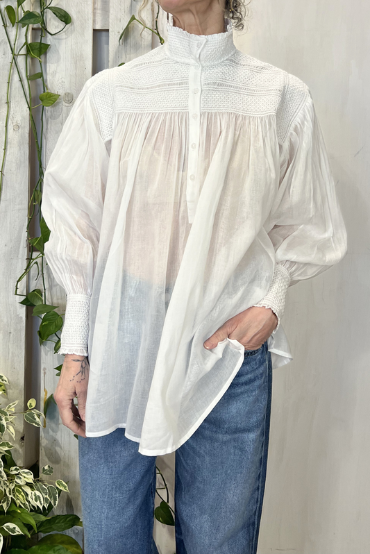 Blusa in organza stile gotico