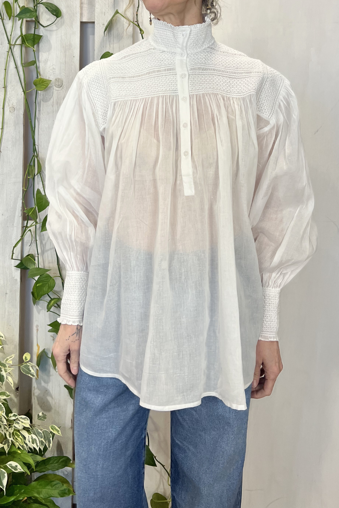 Blusa in organza stile gotico