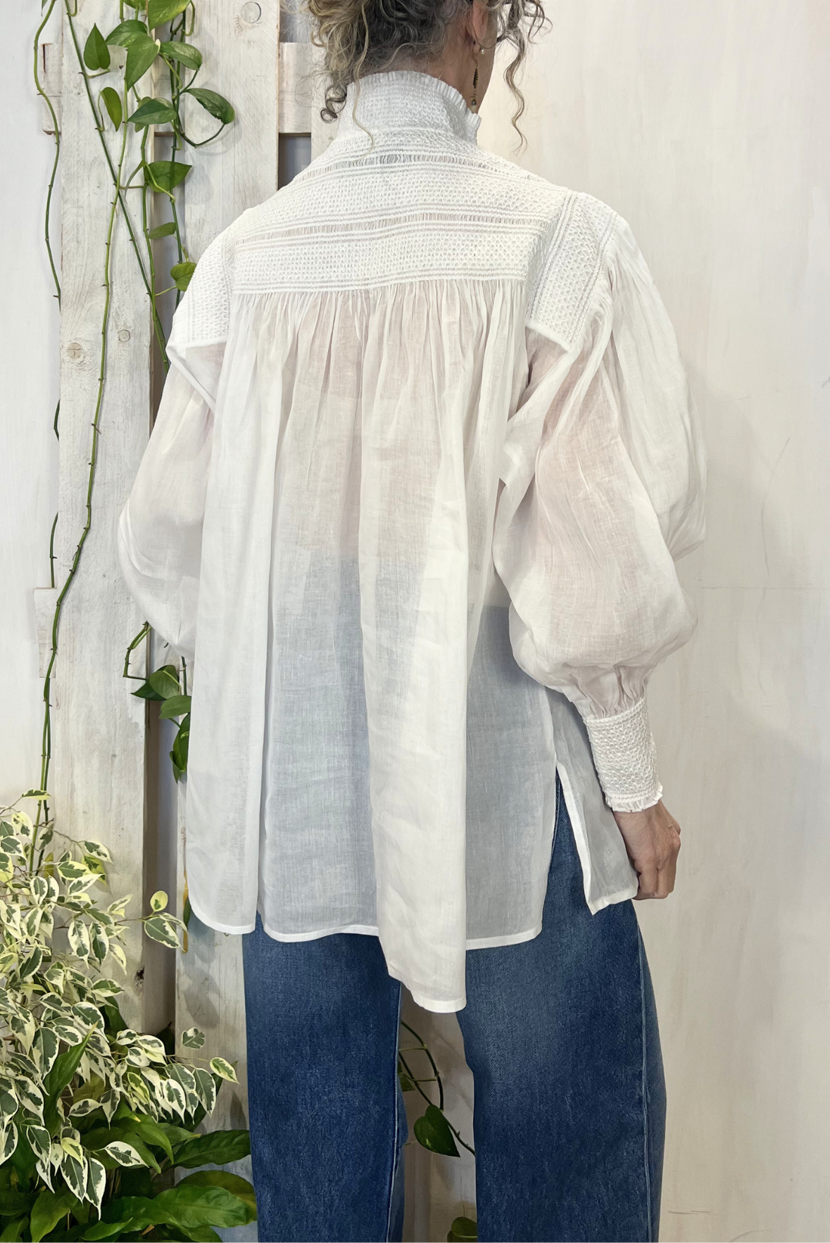 Blusa in organza stile gotico
