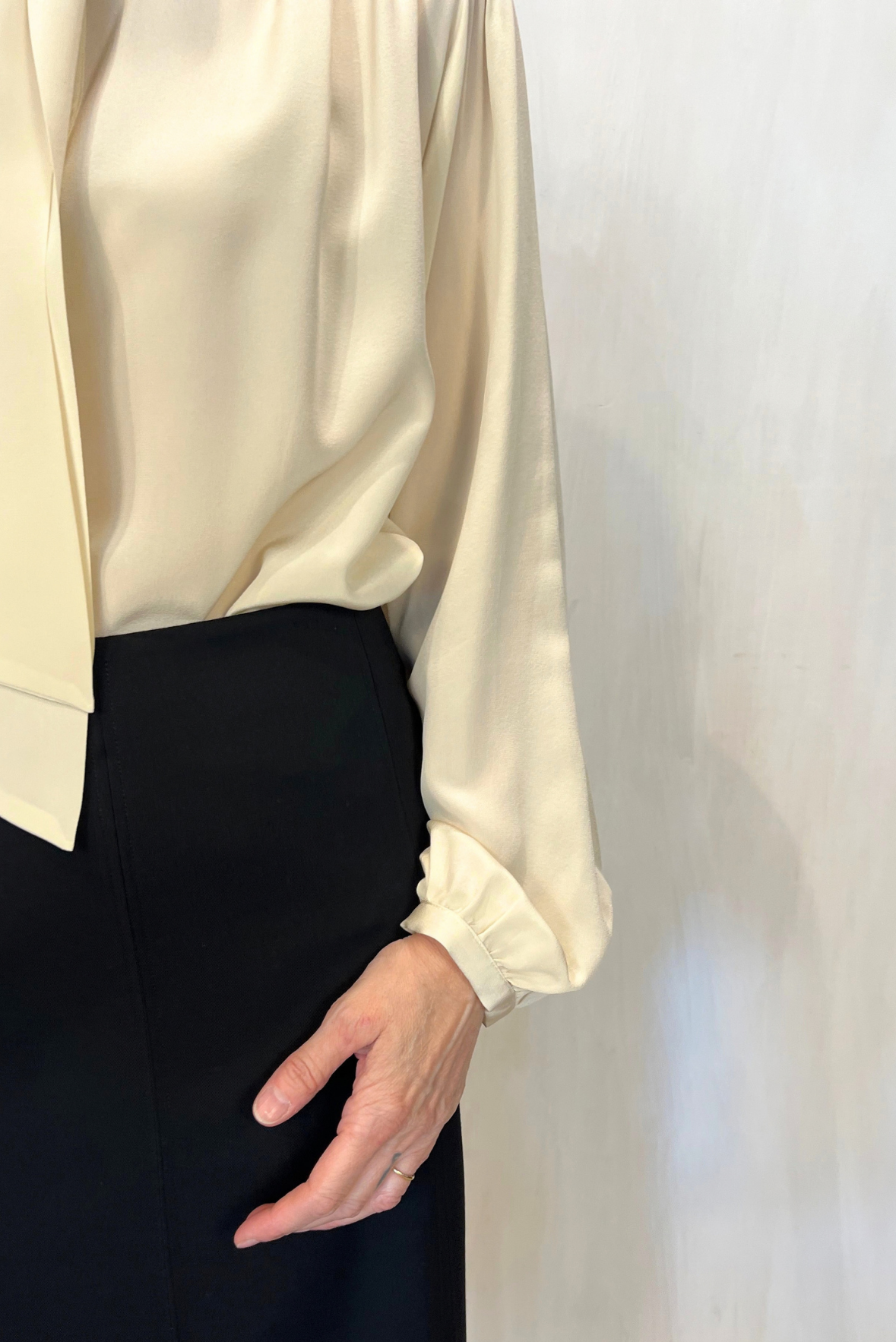 Camicia in seta con fiocco