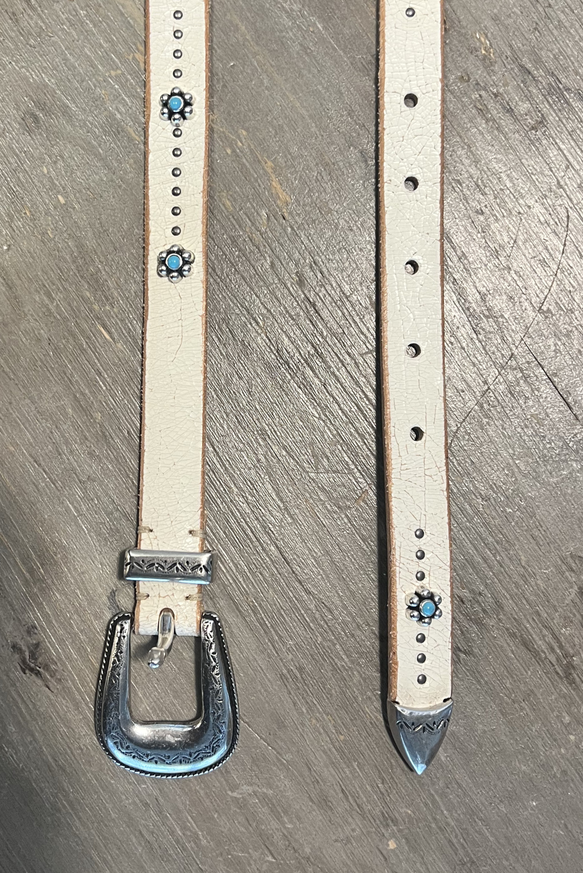Cintura in pelle con turchesi