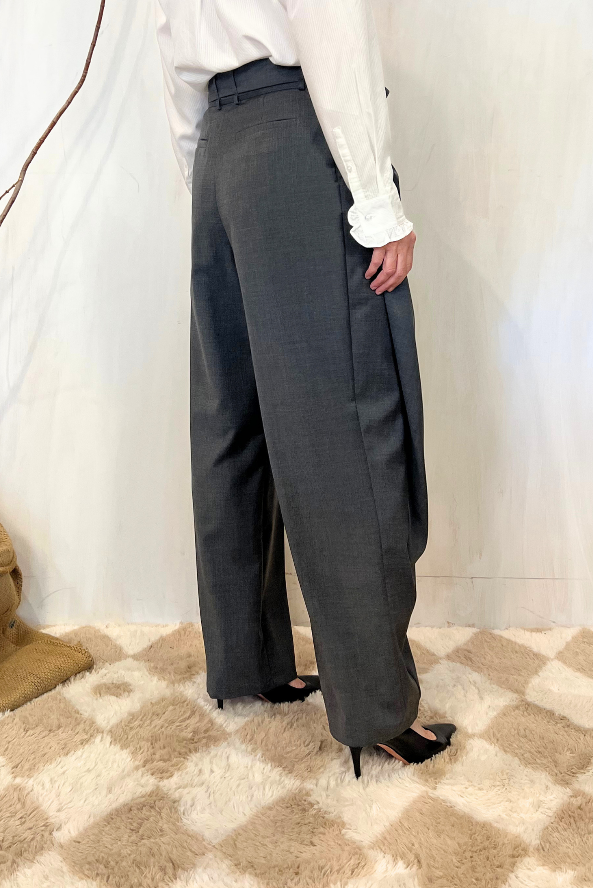 Pantalone effetto scultura
