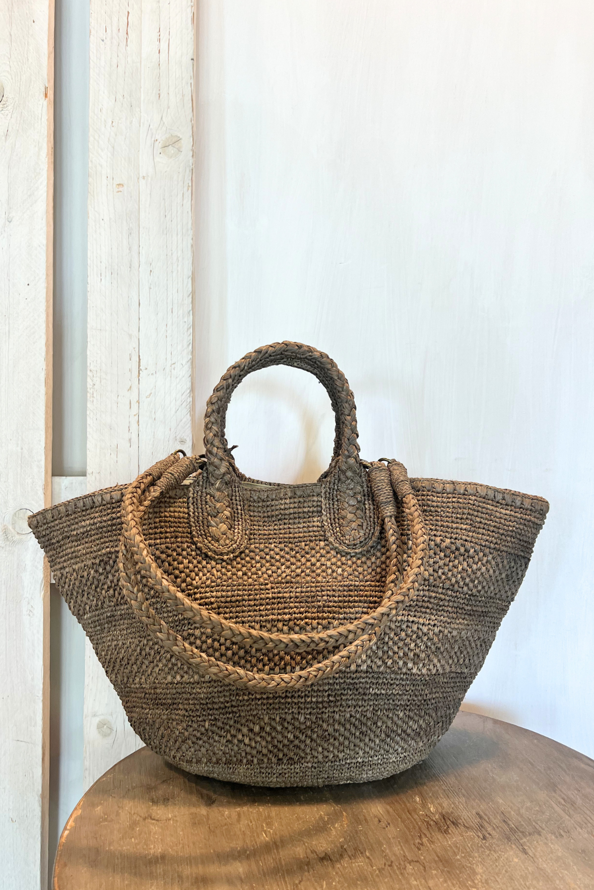 Shopping trapezio in rafia