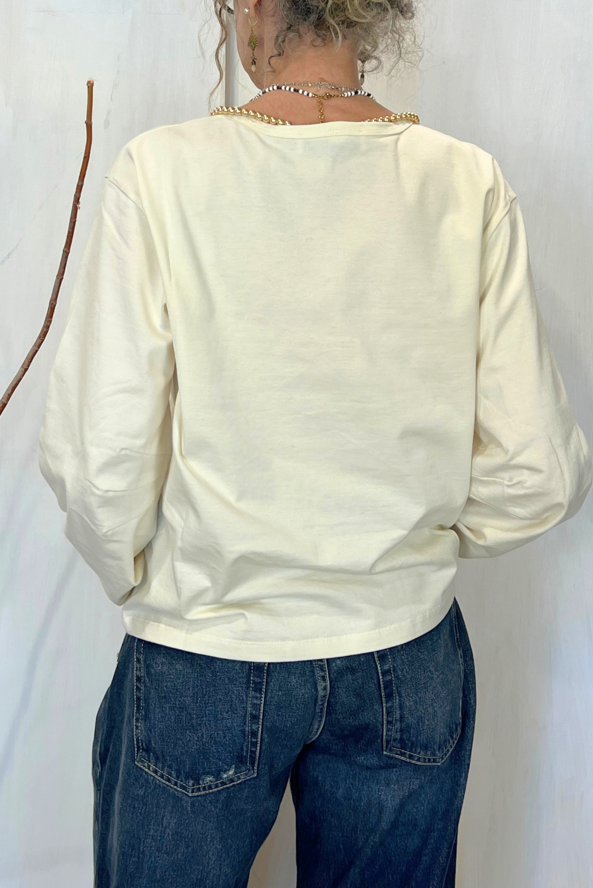 T-shirt con collana