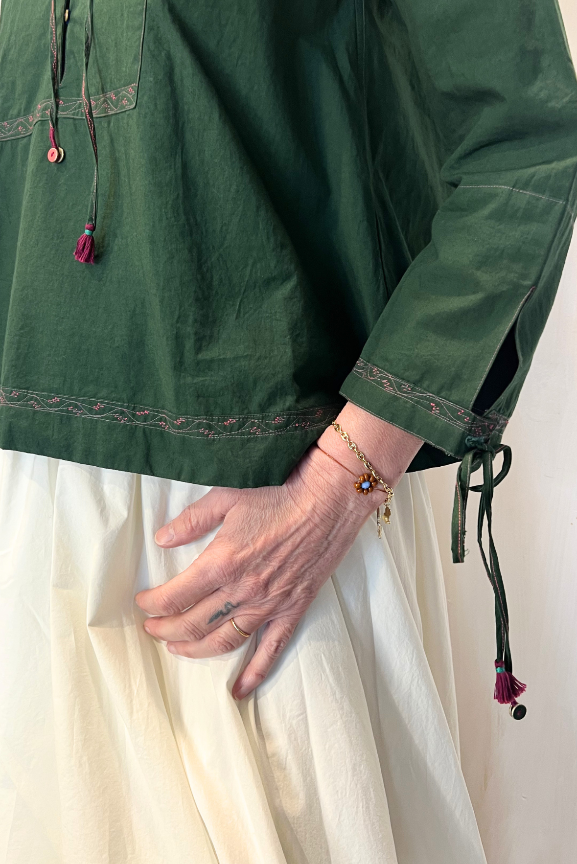 Blusa con ricami