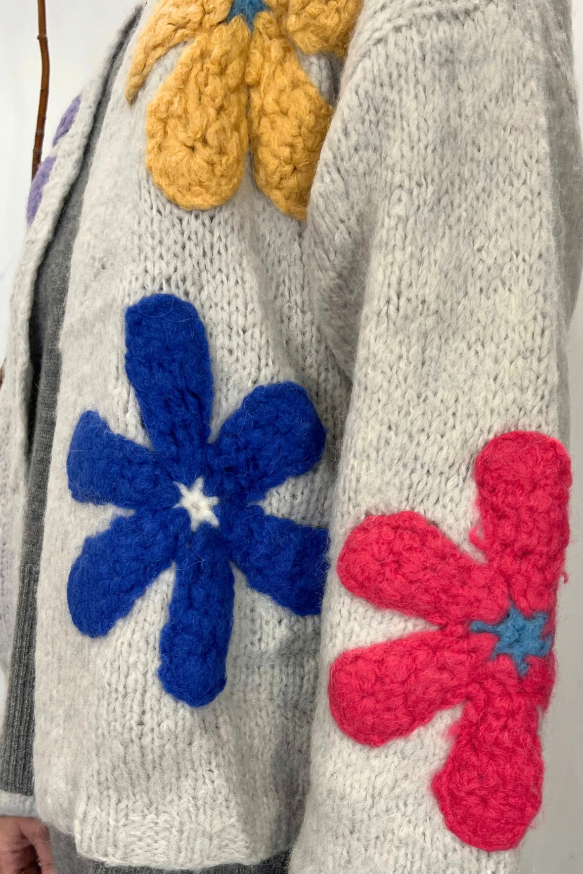 Cardigan in alpaca con ricami