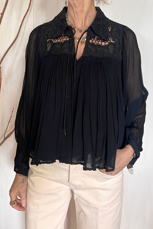 Blusa in voile con pizzo