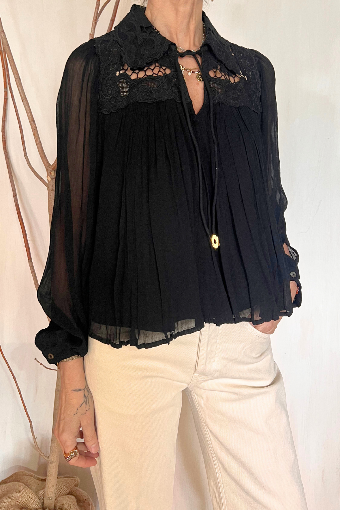 Blusa in voile con pizzo
