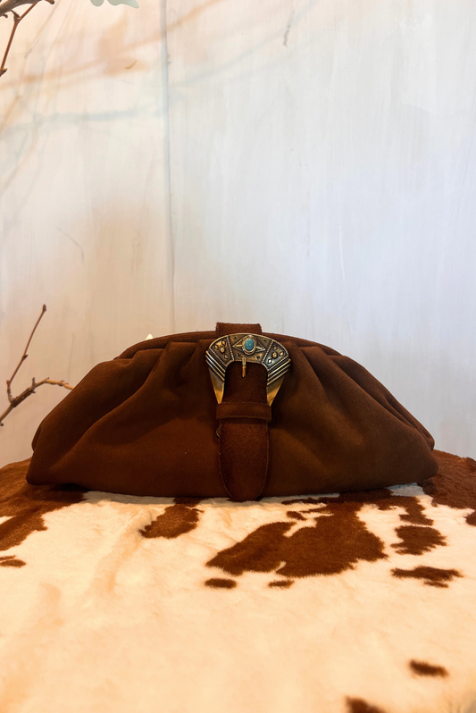 Clutch in camoscio e fibbia