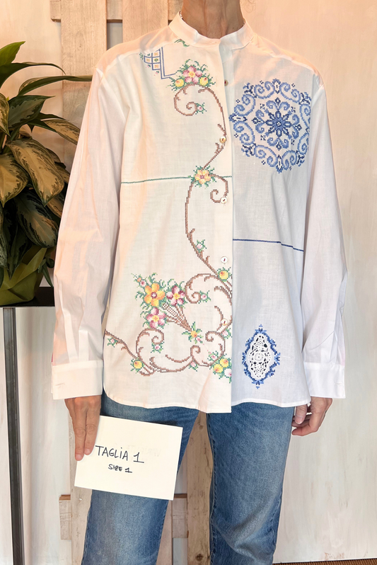Camicia coreana con ricami